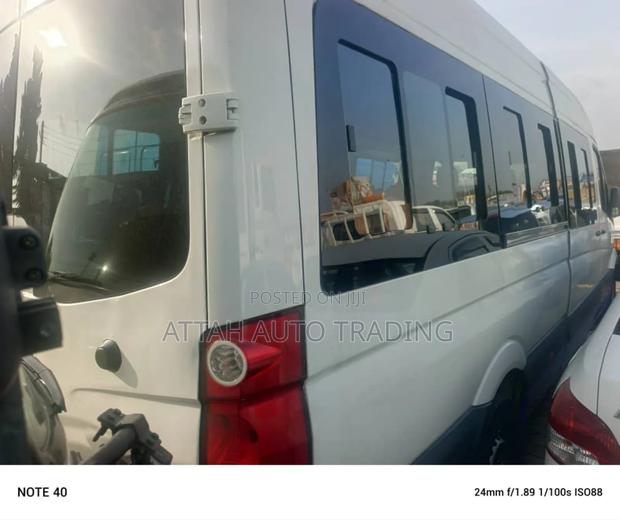 Volkswagen Crafter 2010 White photo 7