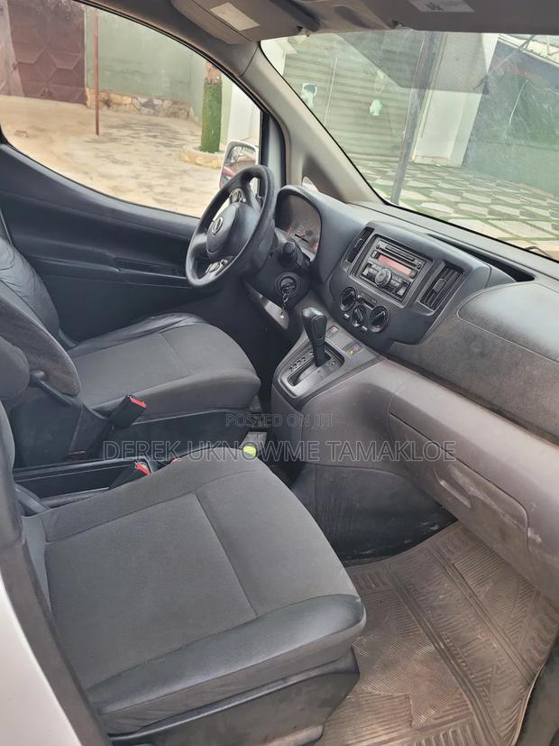 Nissan NV200 2015 White photo 7
