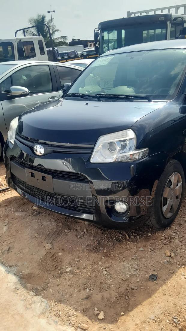 Toyota Sienta 2013 Black