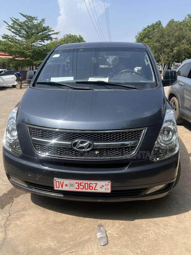 Hyundai Starex 2015 Blue
