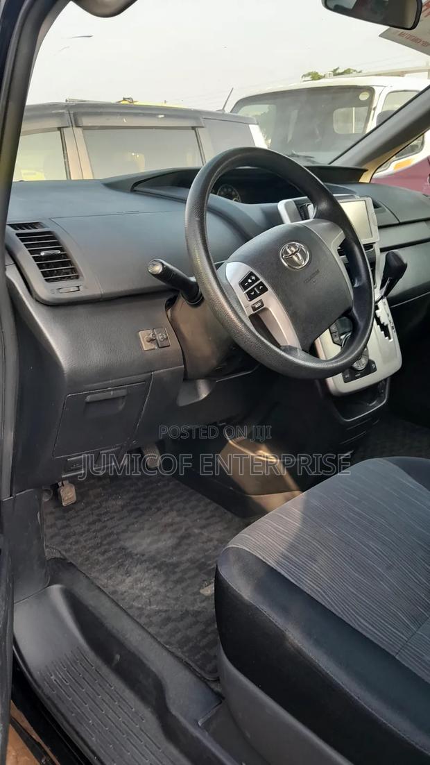 Toyota Voxy 2011 Black