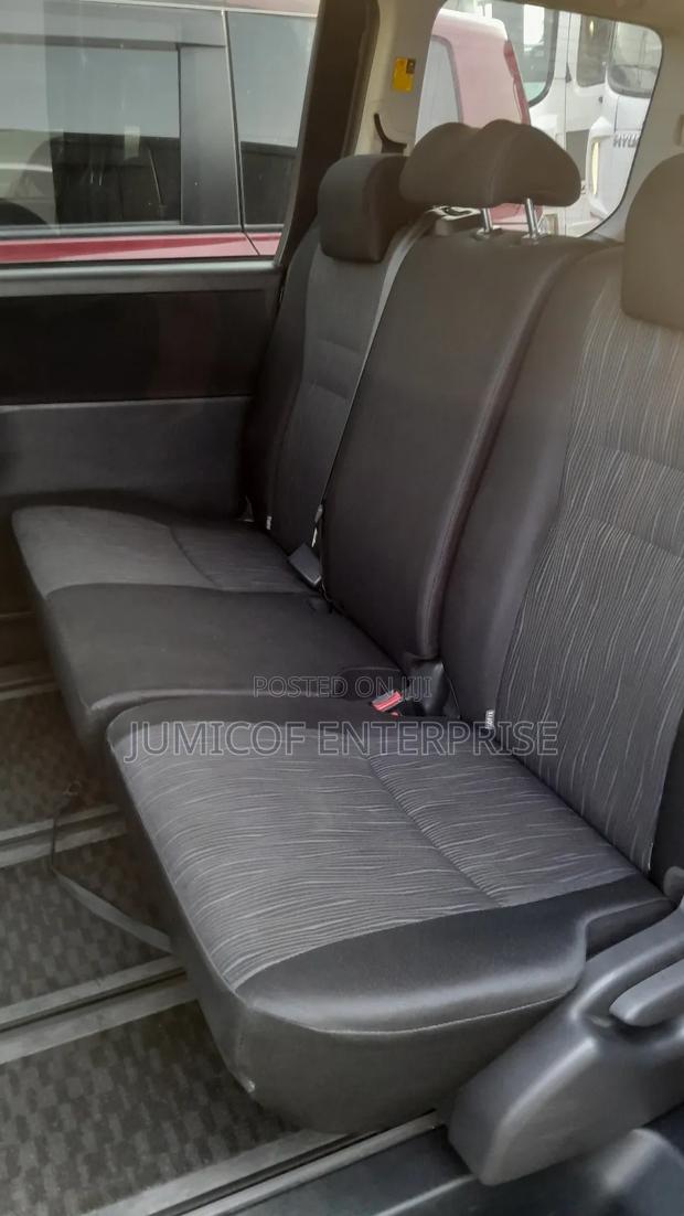 Toyota Voxy 2011 Black