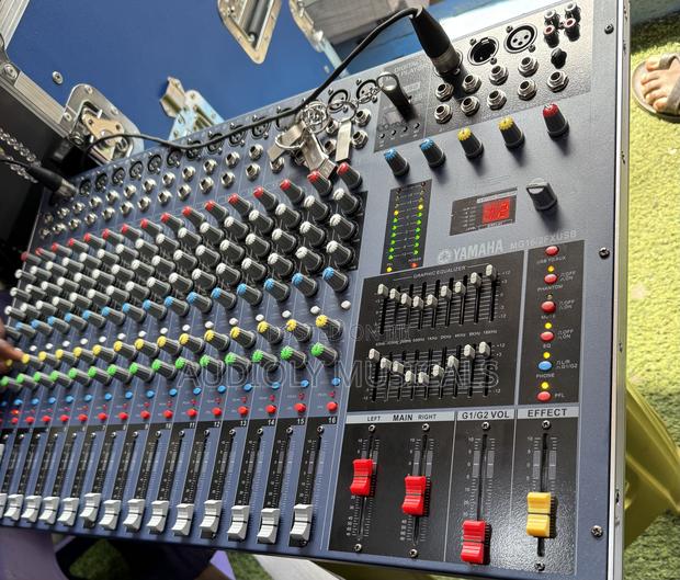 Straight 16-Channel Mg Mixer Console photo 2