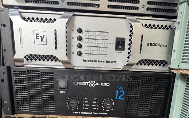 Crest Audio Ca12 Bass Amplifier · Photo 2