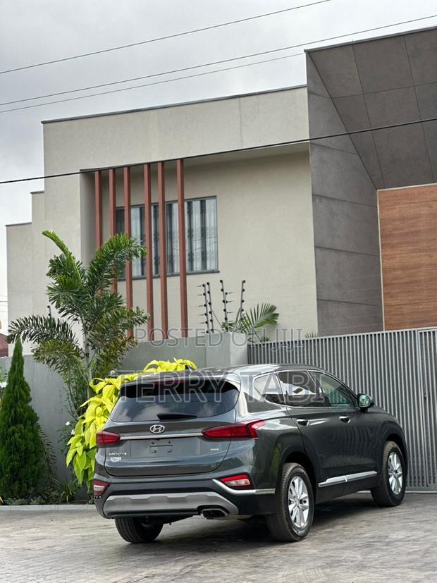 Hyundai Santa Fe SEL 2.4 FWD 2020 Gray