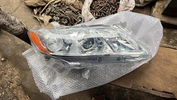Camry 2010 Head Light photo 2