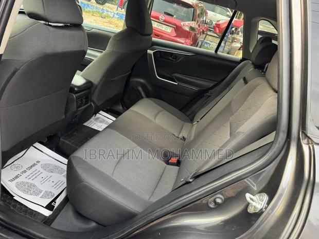 Toyota RAV4 LE FWD 2020 Gray