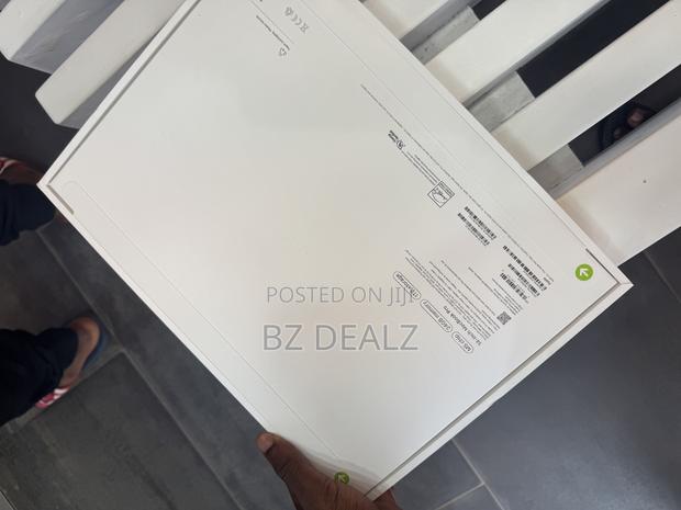 New Laptop Apple MacBook Pro 24GB Apple M5 SSD 1T photo 2
