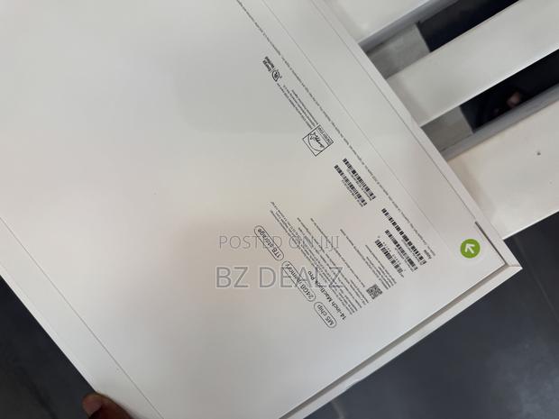 New Laptop Apple MacBook Pro 24GB Apple M5 SSD 1T photo 3