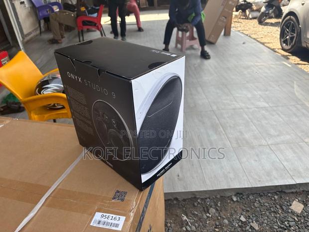 Harman Kardon Onyx 9 Crystalsound Bluetooth System · Photo 2