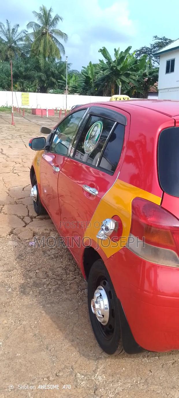 Toyota Vitz 1.3 FWD 3dr 2010 Red