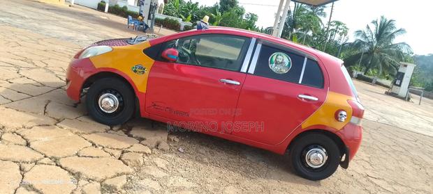 Toyota Vitz 1.3 FWD 3dr 2010 Red