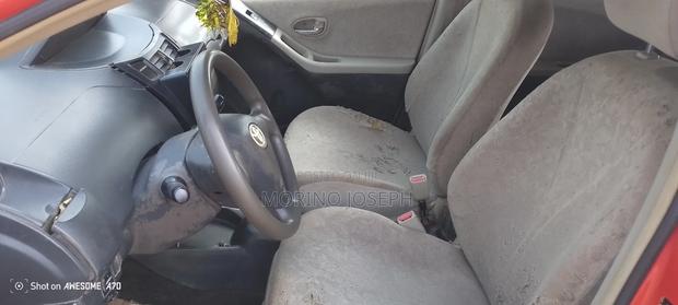 Toyota Vitz 1.3 FWD 3dr 2010 Red