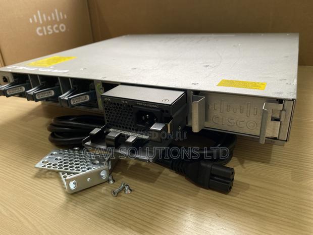 Cisco Catalyst 3850 48port Upoe+ photo 3