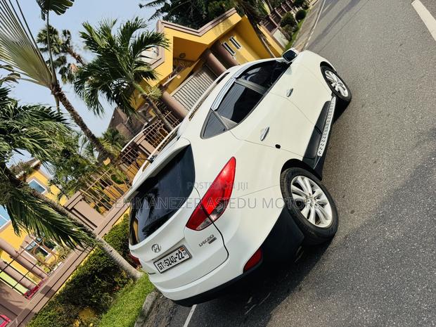 Hyundai Tucson GLS FWD 2011 White photo 7