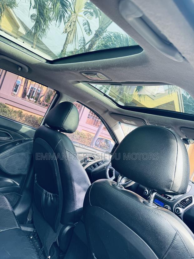 Hyundai Tucson GLS FWD 2011 White photo 13