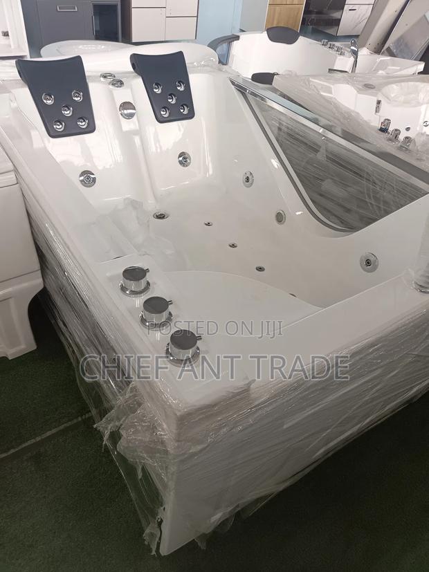 Massaging Jacuzzi With Bluetooth Sound System. Sq · Photo 4