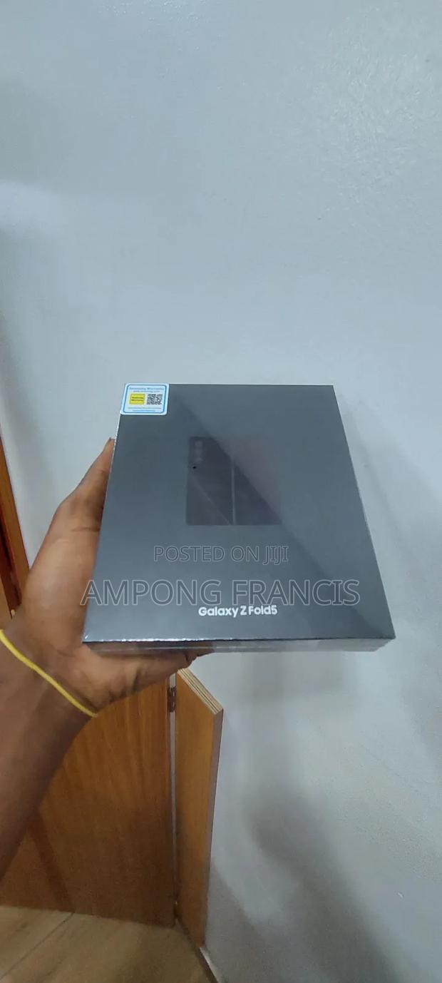 New Samsung Galaxy Z Fold 5 256 GB · Photo 4