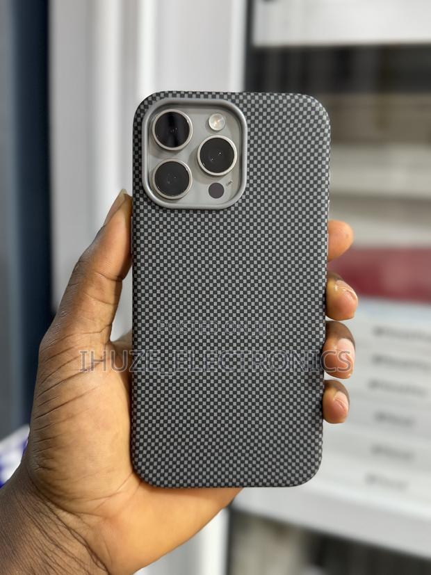 iPhone 15pro Max /16pro Max Carbon Fiber Protective Covers photo 7