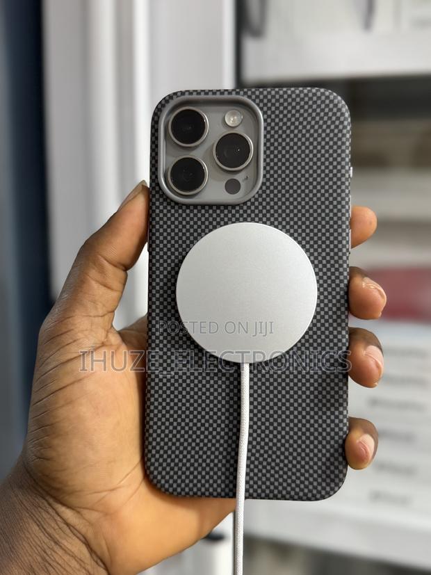 iPhone 15pro Max /16pro Max Carbon Fiber Protective Covers photo 8