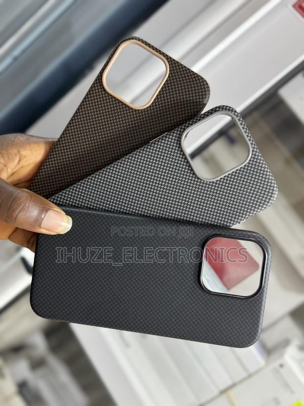 iPhone 15pro Max /16pro Max Carbon Fiber Protective Covers photo 3