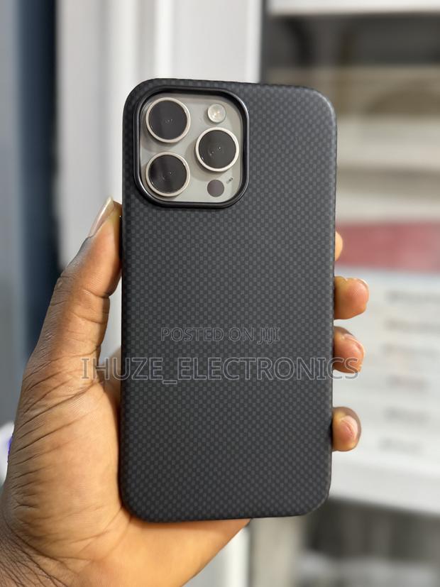 iPhone 15pro Max /16pro Max Carbon Fiber Protective Covers photo 6