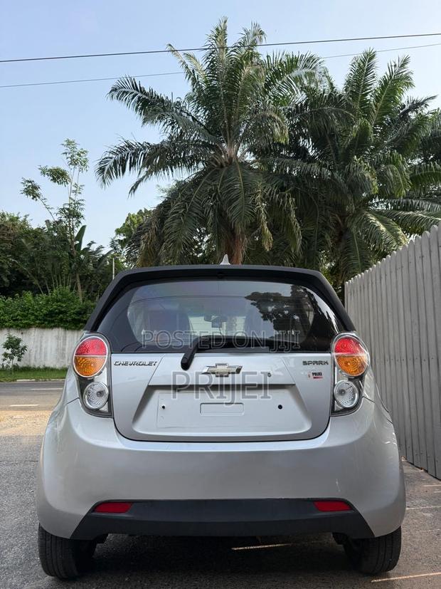 Chevrolet Spark 2012 Silver photo 2