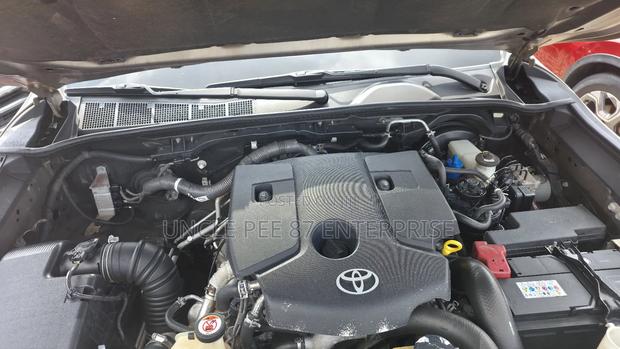 Toyota Hilux Revo Double Cab Deisel 2.4 RWD 2018 Gray photo 5