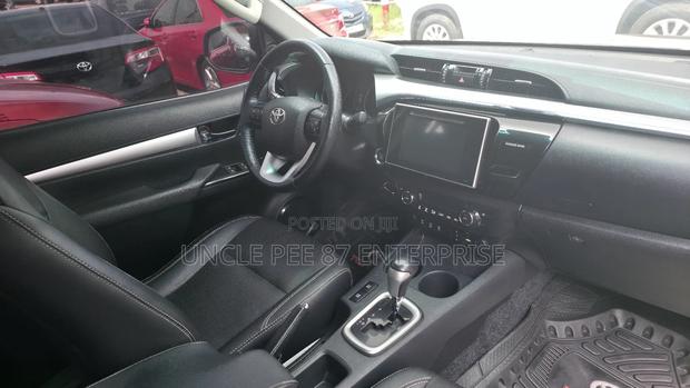 Toyota Hilux Revo Double Cab Deisel 2.4 RWD 2018 Gray photo 7