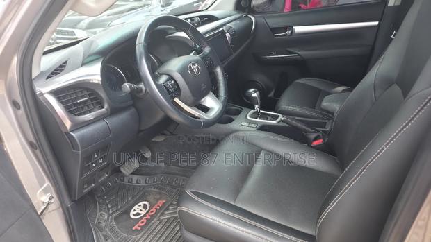 Toyota Hilux Revo Double Cab Deisel 2.4 RWD 2018 Gray photo 10