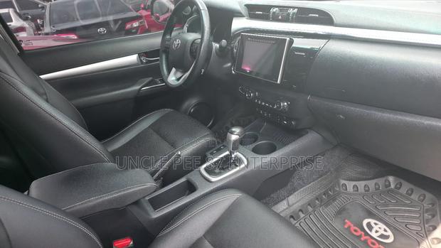 Toyota Hilux Revo Double Cab Deisel 2.4 RWD 2018 Gray photo 11