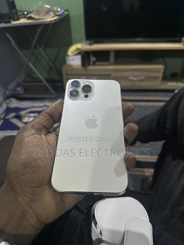 Apple iPhone 13 Pro Max 512 GB Gold photo 2