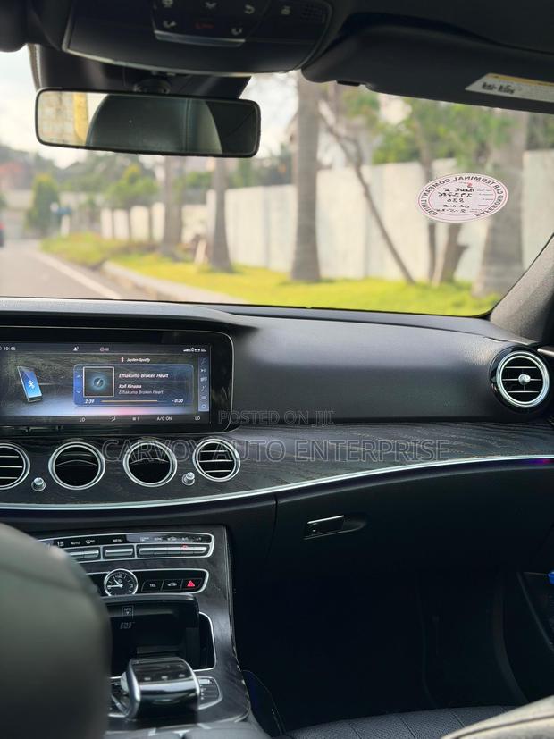 Mercedes-Benz E300 2018 Silver