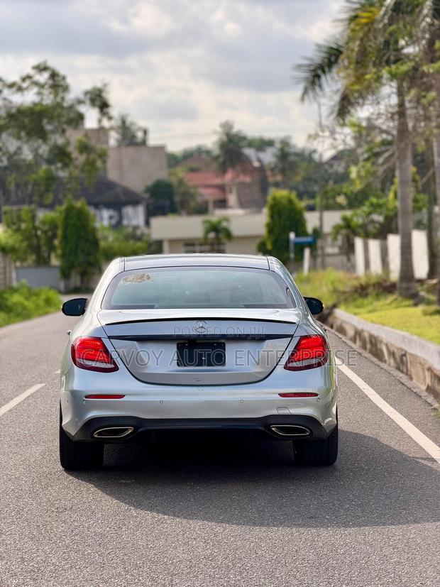 Mercedes-Benz E300 2018 Silver
