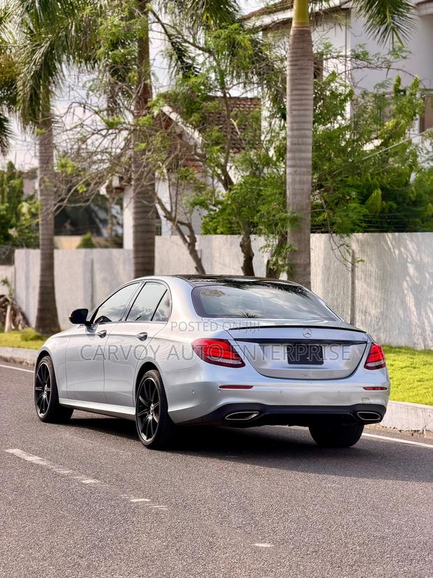 Mercedes-Benz E300 2018 Silver