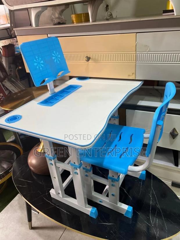 An Authentic and Beautiful Students Desk