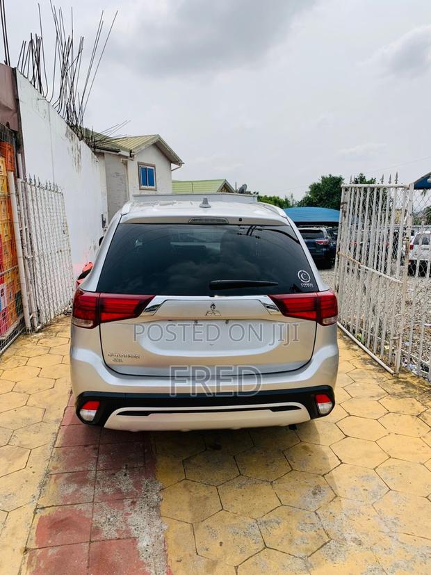 Mitsubishi Outlander SEL FWD 2020 Silver