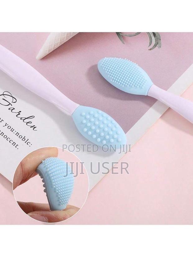 Lip Scrubber · Photo 2