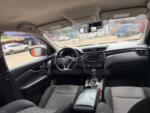 Nissan Rogue 2018 Brown