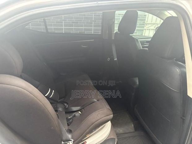 Toyota Corolla S 4dr Sedan (1.8L 4cyl CVT) 2015 Silver