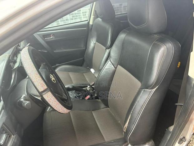 Toyota Corolla S 4dr Sedan (1.8L 4cyl CVT) 2015 Silver