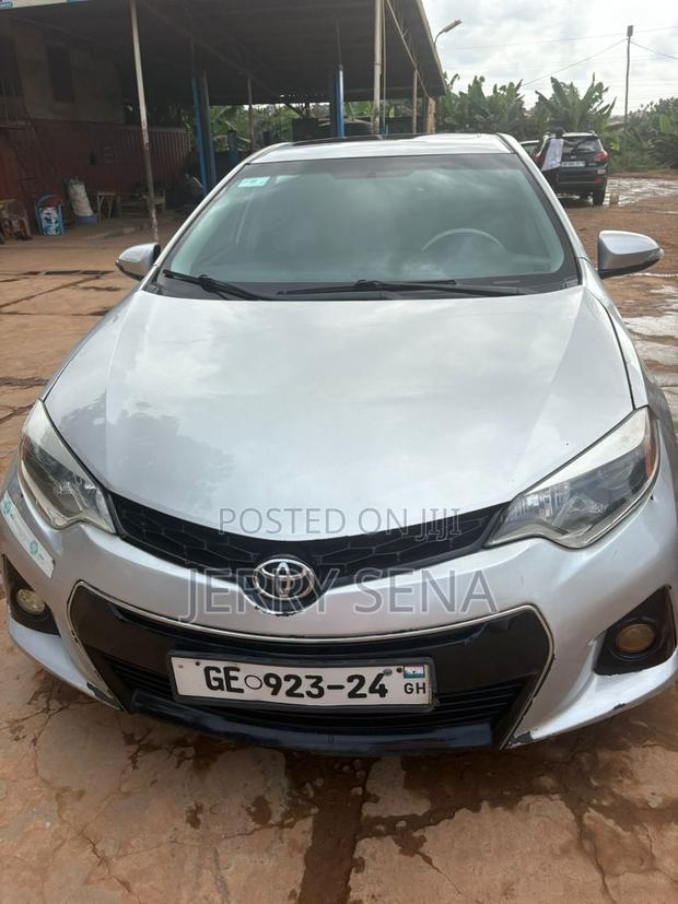 Toyota Corolla S 4dr Sedan (1.8L 4cyl CVT) 2015 Silver