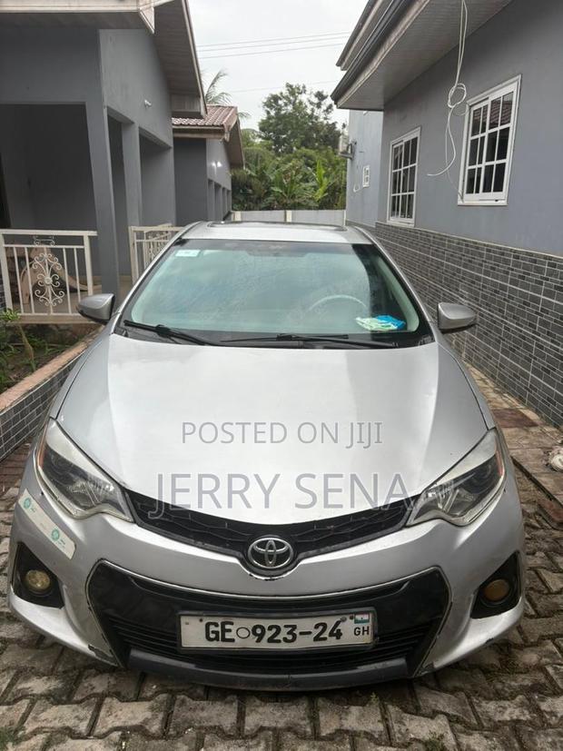 Toyota Corolla S 4dr Sedan (1.8L 4cyl CVT) 2015 Silver