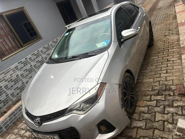Toyota Corolla S 4dr Sedan (1.8L 4cyl CVT) 2015 Silver