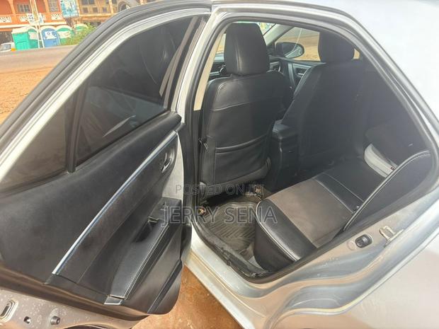 Toyota Corolla S 4dr Sedan (1.8L 4cyl CVT) 2015 Silver