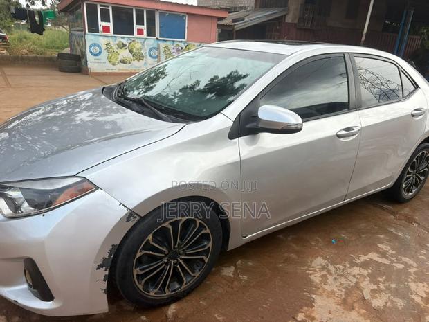 Toyota Corolla S 4dr Sedan (1.8L 4cyl CVT) 2015 Silver
