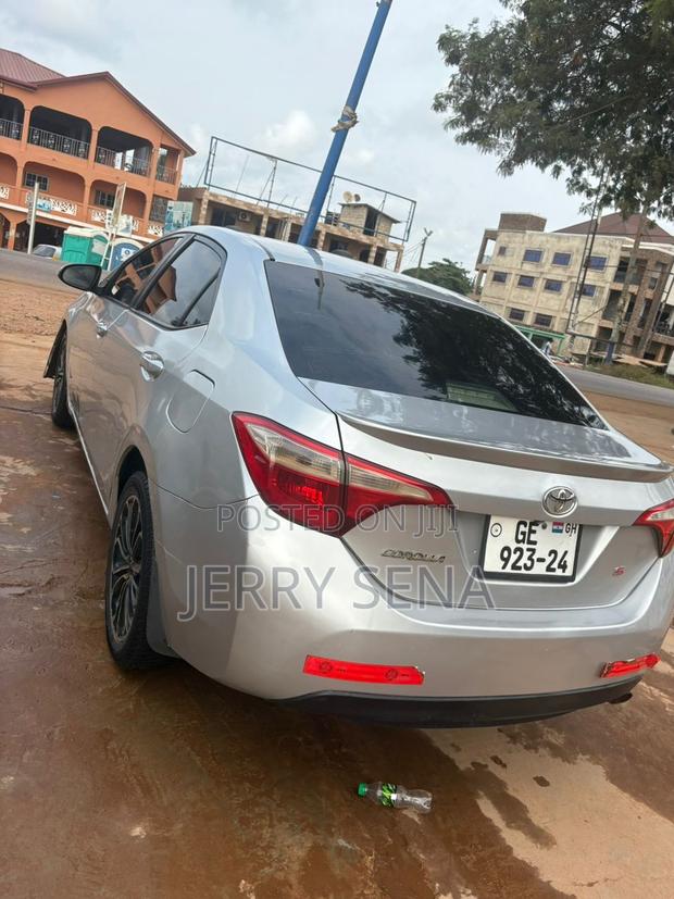 Toyota Corolla S 4dr Sedan (1.8L 4cyl CVT) 2015 Silver