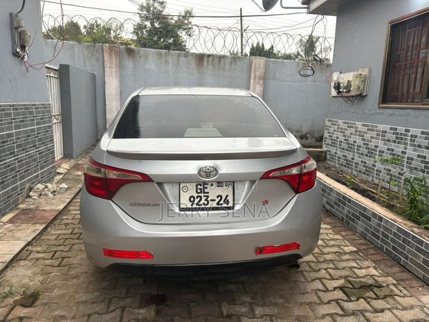 Toyota Corolla S 4dr Sedan (1.8L 4cyl CVT) 2015 Silver