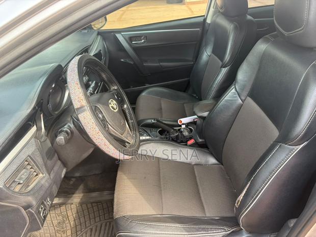 Toyota Corolla S 4dr Sedan (1.8L 4cyl CVT) 2015 Silver