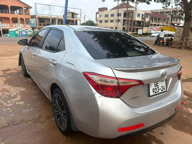 Toyota Corolla S 4dr Sedan (1.8L 4cyl CVT) 2015 Silver